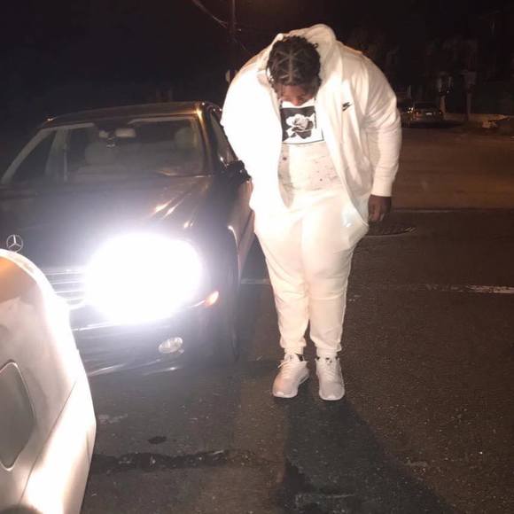 Meet your Posher, Mount - Picture 1 of 1